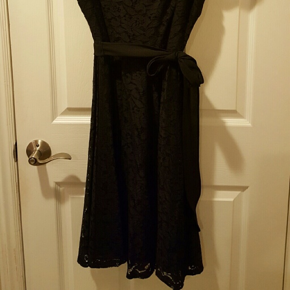 Dress - Picture 3 of 4