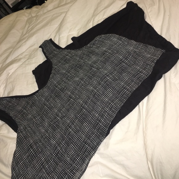 Dress- black and white. Size: L new, worn once.