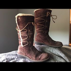 Ugg "SurfCat" suede boots, size 8