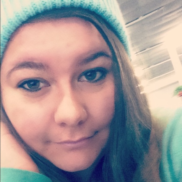 Meet your Posher, Andrea - Picture 1 of 1