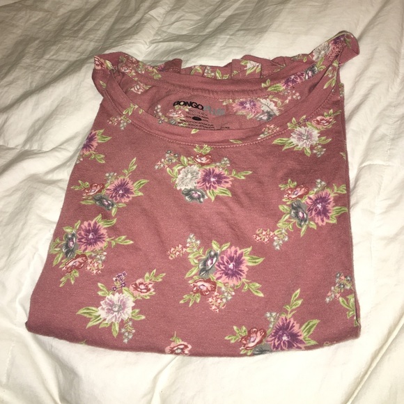 Short (shoulder) sleeve length flower print top