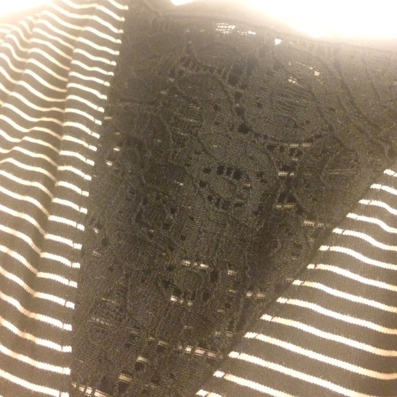 Old navy striped tank - Picture 2 of 3