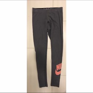 Nike leg-a-see leggings with "just do it" waist