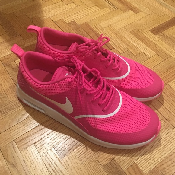 Nike Airmax Thea 🌟PRICE DROP🌟