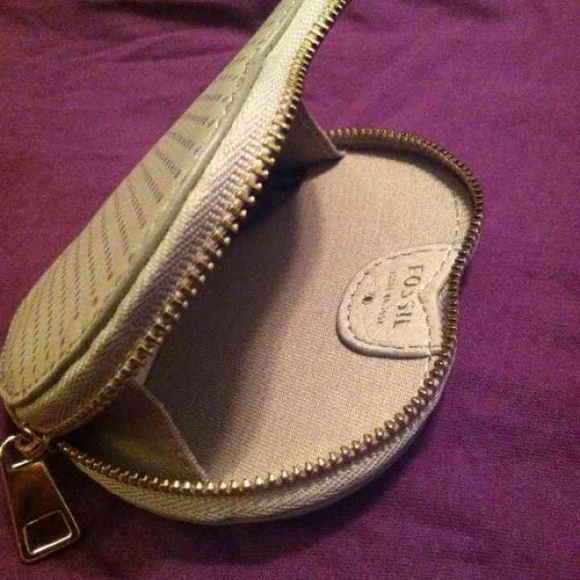 Fossil Grey Leather Heart Shaped Coin Purse - NWT - Picture 2 of 4