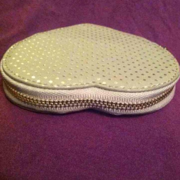 Fossil Grey Leather Heart Shaped Coin Purse - NWT - Picture 3 of 4