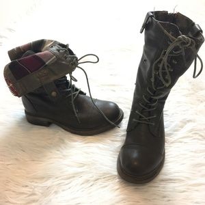 ✨Dark Gray Combat Boots w/ Purple Plaid Interior✨