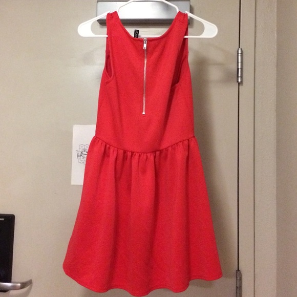 Brand New Red Sleeveless Dress - Picture 2 of 2