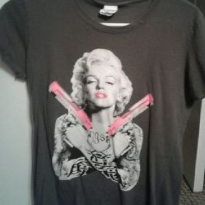 Marylin Gangsta T