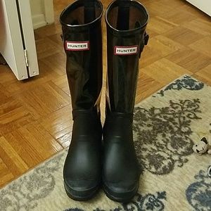 1 yr old only. Authentic Hunter Rain Boots