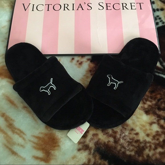 Victoria's Secret Pink slipper in Black size M 7-8