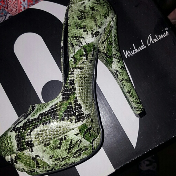 Heels never worn