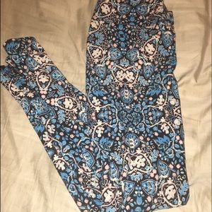 LuLaRoe Blue and white floral leggings