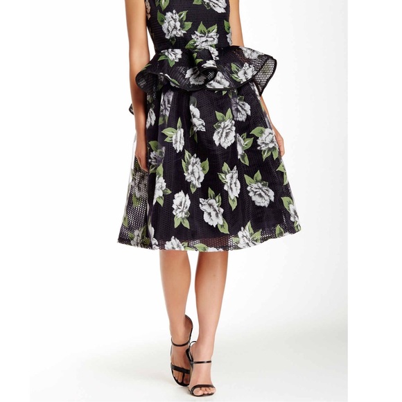 🌲Buy 1 Get 1 Free🌲 Gracia Floral Full Skirt - Picture 2 of 4