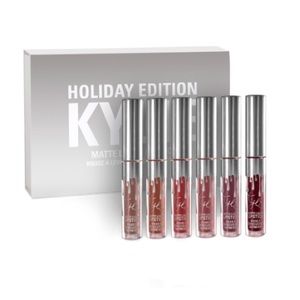 Kylie Cosmetic Mini Matte Lipstick kit  💄