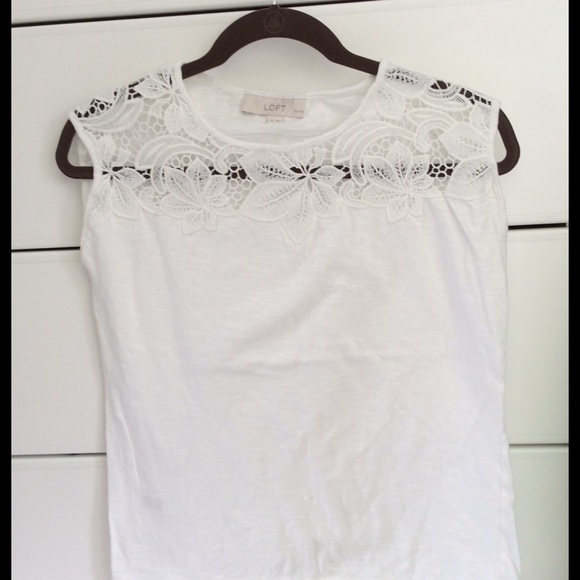 EUC White Crochet Neckline Boxy Tee