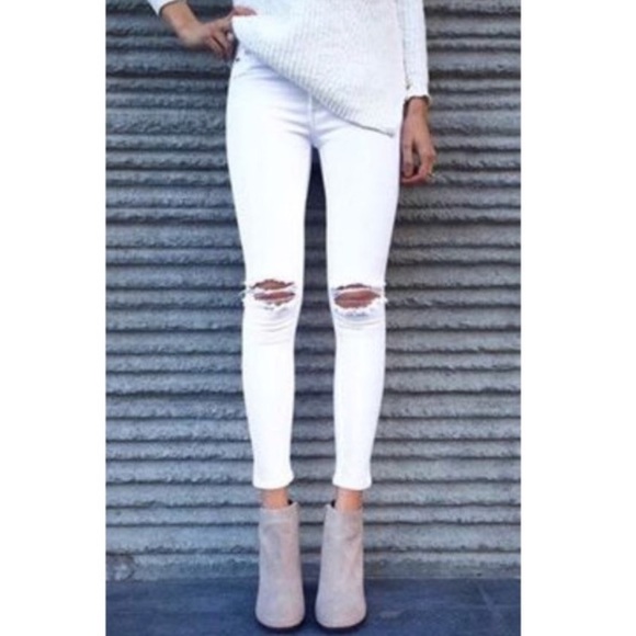 TOPSHOP RIPPED WHITE JEANS
