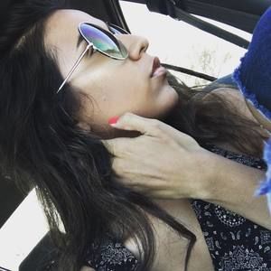 Meet your Posher, Devin