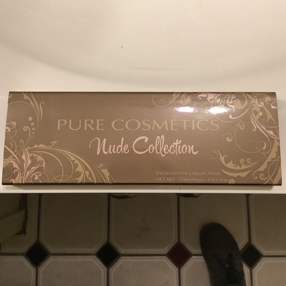 New unopened Pure Cosmetics palette!
