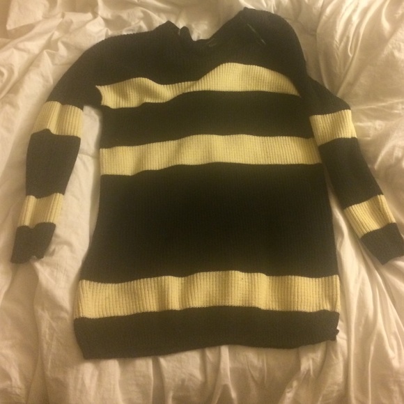 Forever 21 oversized stripped sweater. - Picture 1 of 3