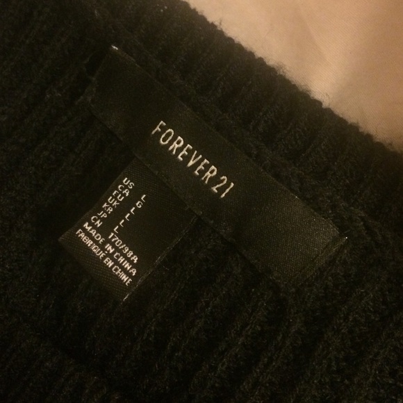 Forever 21 oversized stripped sweater. - Picture 2 of 3