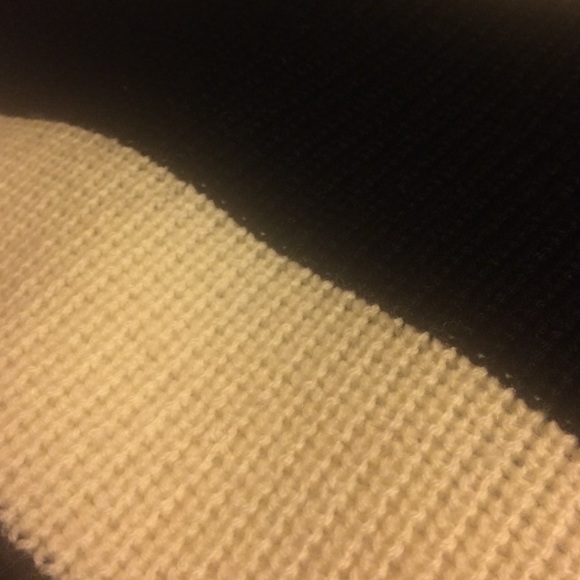 Forever 21 oversized stripped sweater. - Picture 3 of 3