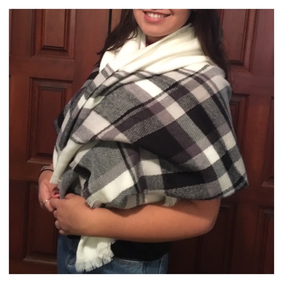 Blanket Scarf - Picture 2 of 4