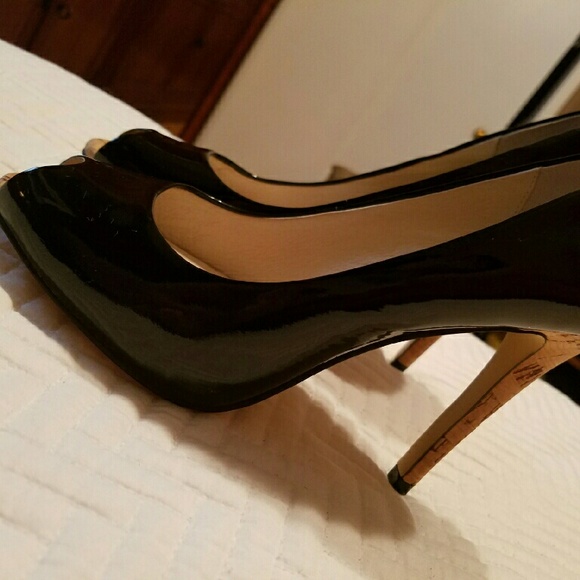 Michael kors heels - Picture 2 of 4