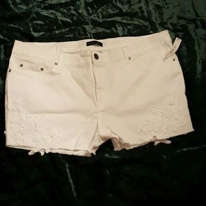 COLOR SWATCH 2X WHITE DENIM NEW SHORTS CUT OFFS