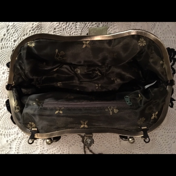 🍒HP🍒 1/28/17 VINTAGE FLORAL BLK LACE RED HANDBAG - Picture 3 of 4