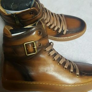 JUMP tan sneakers