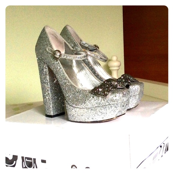 alice + olivia Silver Glitter Platform Heels