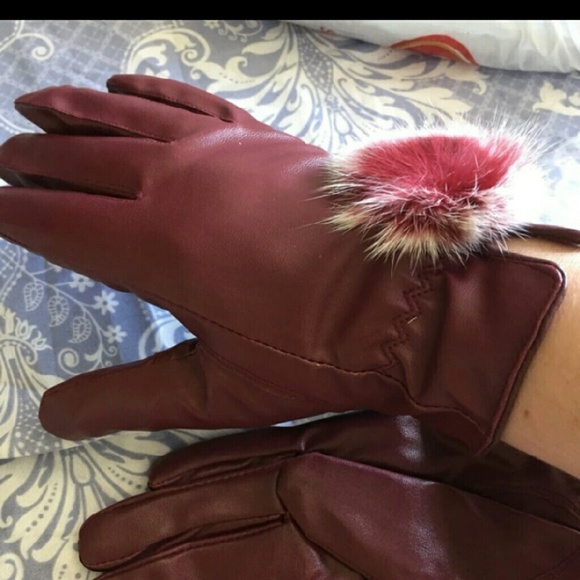 Women Gloves - Picture 2 of 2