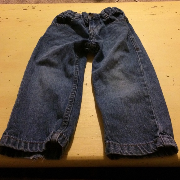 2T Oshkosh jeans