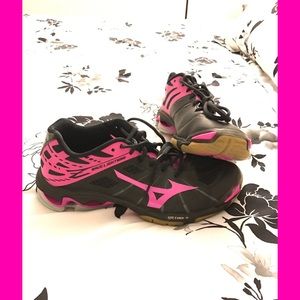Mizuno wave lighting volleyball shoes.