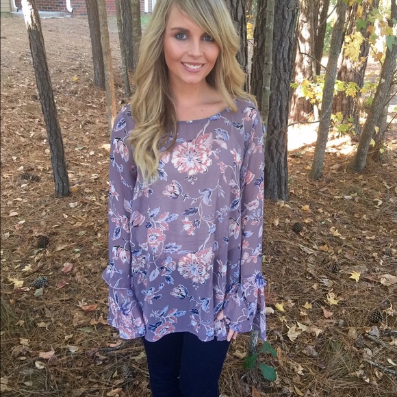 Floral bell sleeve - Picture 2 of 3