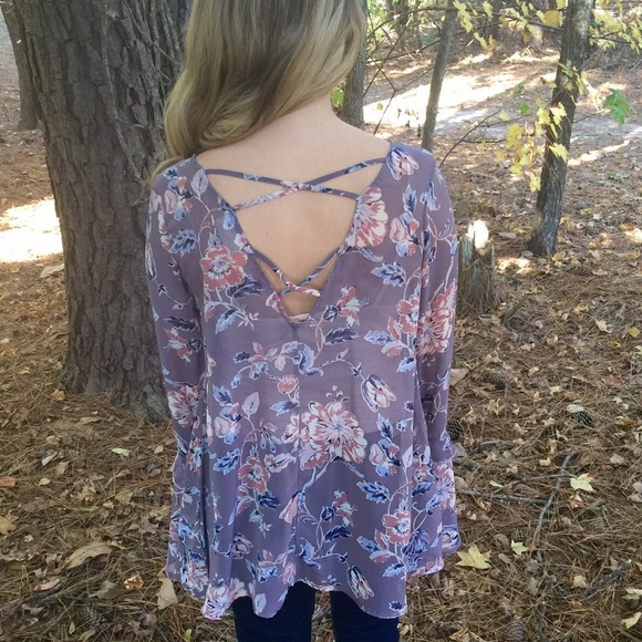 Floral bell sleeve - Picture 3 of 3