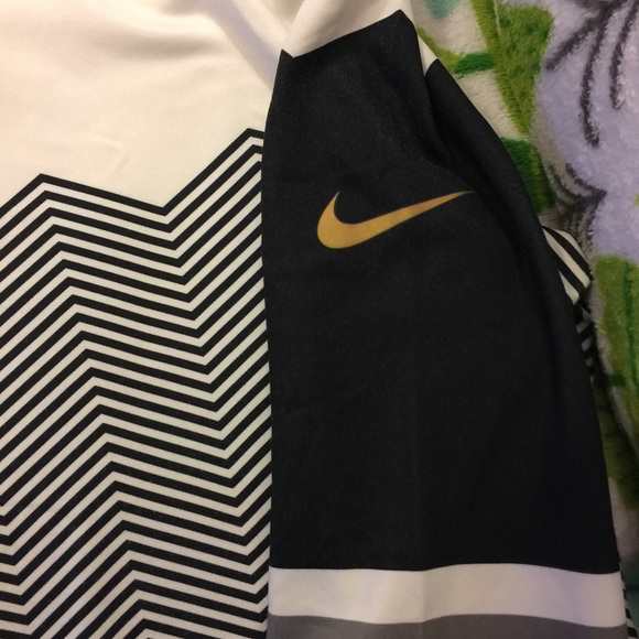 NikePro HyperWarm engineered print hoodie - Picture 2 of 4