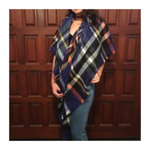 Blanket Scarf - Picture 2 of 3