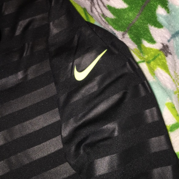 NikePro HyperWarm halfzip - Picture 2 of 2