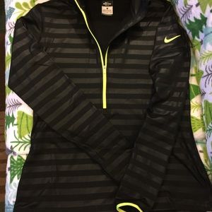 NikePro HyperWarm halfzip