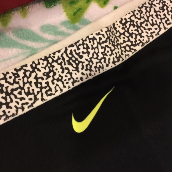 NikePro HyperWarm JDI Mezzo print legging - Picture 2 of 3