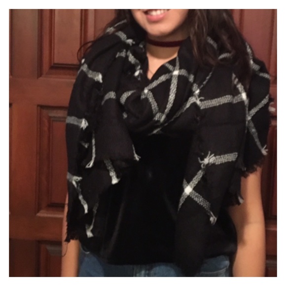 Blanket Scarf - Picture 2 of 4