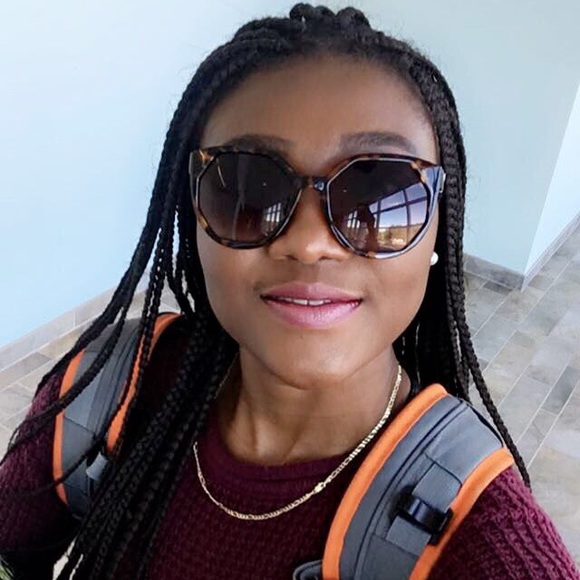 Meet your Posher, Pryscilla - Picture 1 of 1