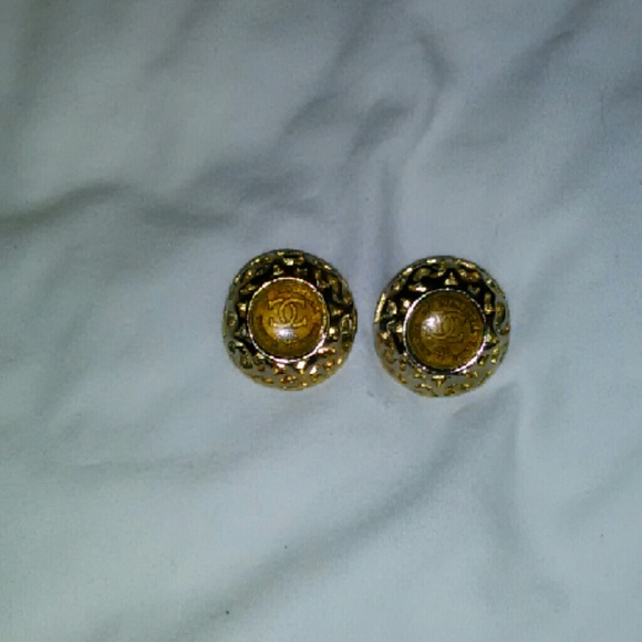 2 pairs of vintage chanel earings - Picture 2 of 4