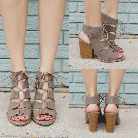 ❗️marked down❗️Taupe lace up block heel sandals - Picture 2 of 4