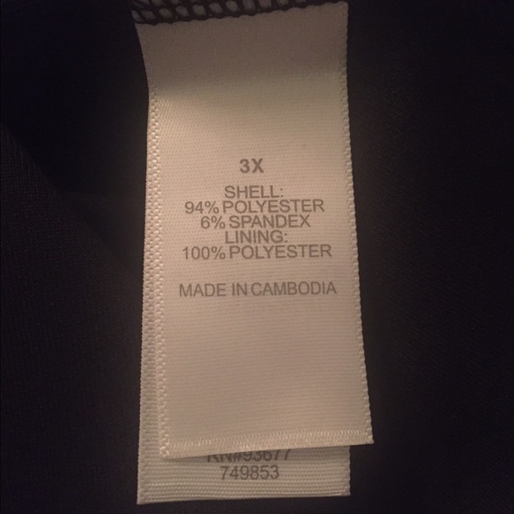 Bisou Bisou Faux Leather Vest. Black w/gold zipper - Picture 4 of 4