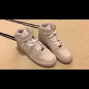 White Nike Air Force 1