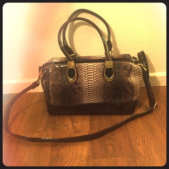 Moroon snake skin printed purse