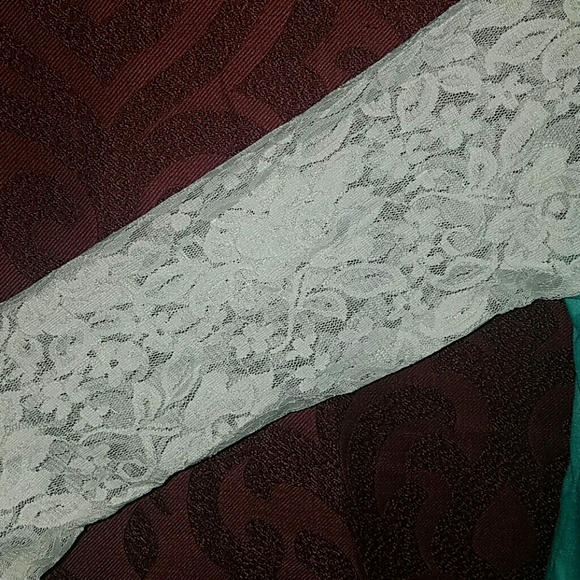 NWT Tiffany's Turquoise & Lace L/S Top Small - Picture 3 of 3